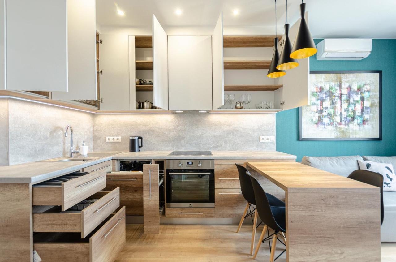 Petrovdom 5-25 In Cozy Apartment In Residential Complex "Beresteiskyi" キエフ エクステリア 写真