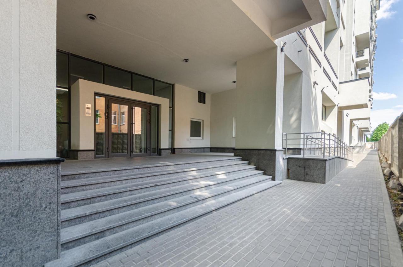 Petrovdom 5-25 In Cozy Apartment In Residential Complex "Beresteiskyi" キエフ エクステリア 写真